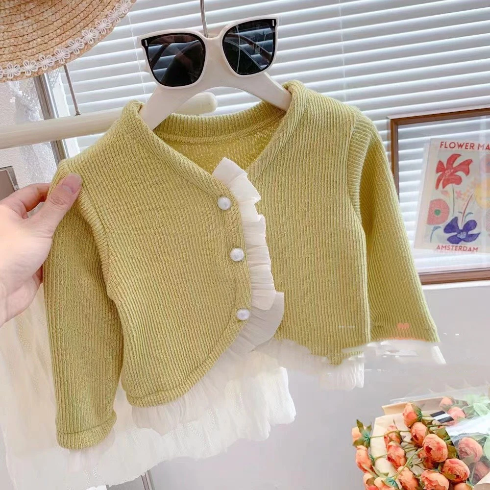 Giacca primaverile per bambini nuovi vestiti in stile retrò ragazza Baby Pearl Single Row Button Cardigan corto cappotto in pizzo dolce e carino