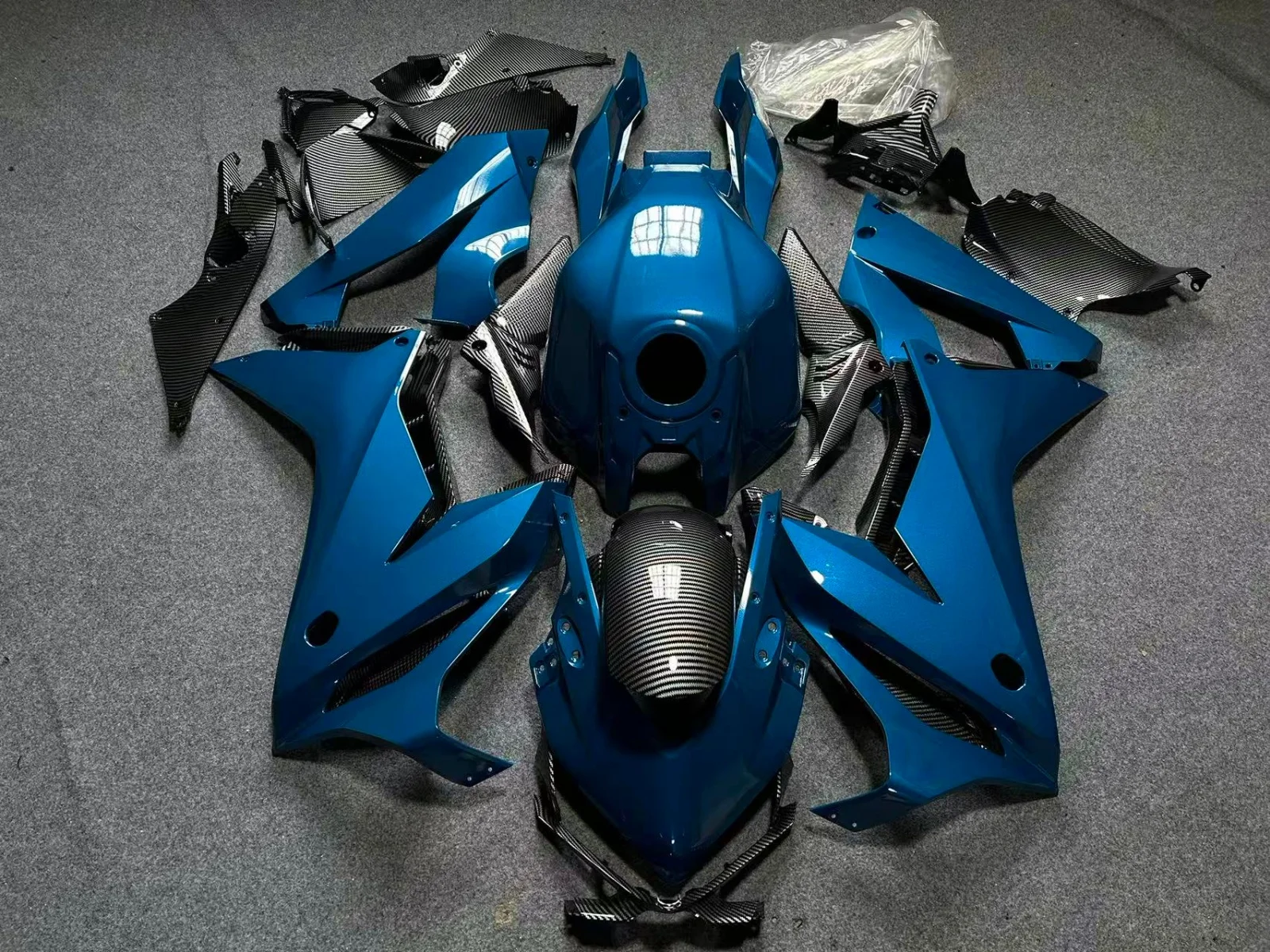 The motorcycle fairing kit is suitable for the CBR650R 2019 2020 2021 2022 2023 CBR650 19 20 21 22 23 fairing carbon fiber paint