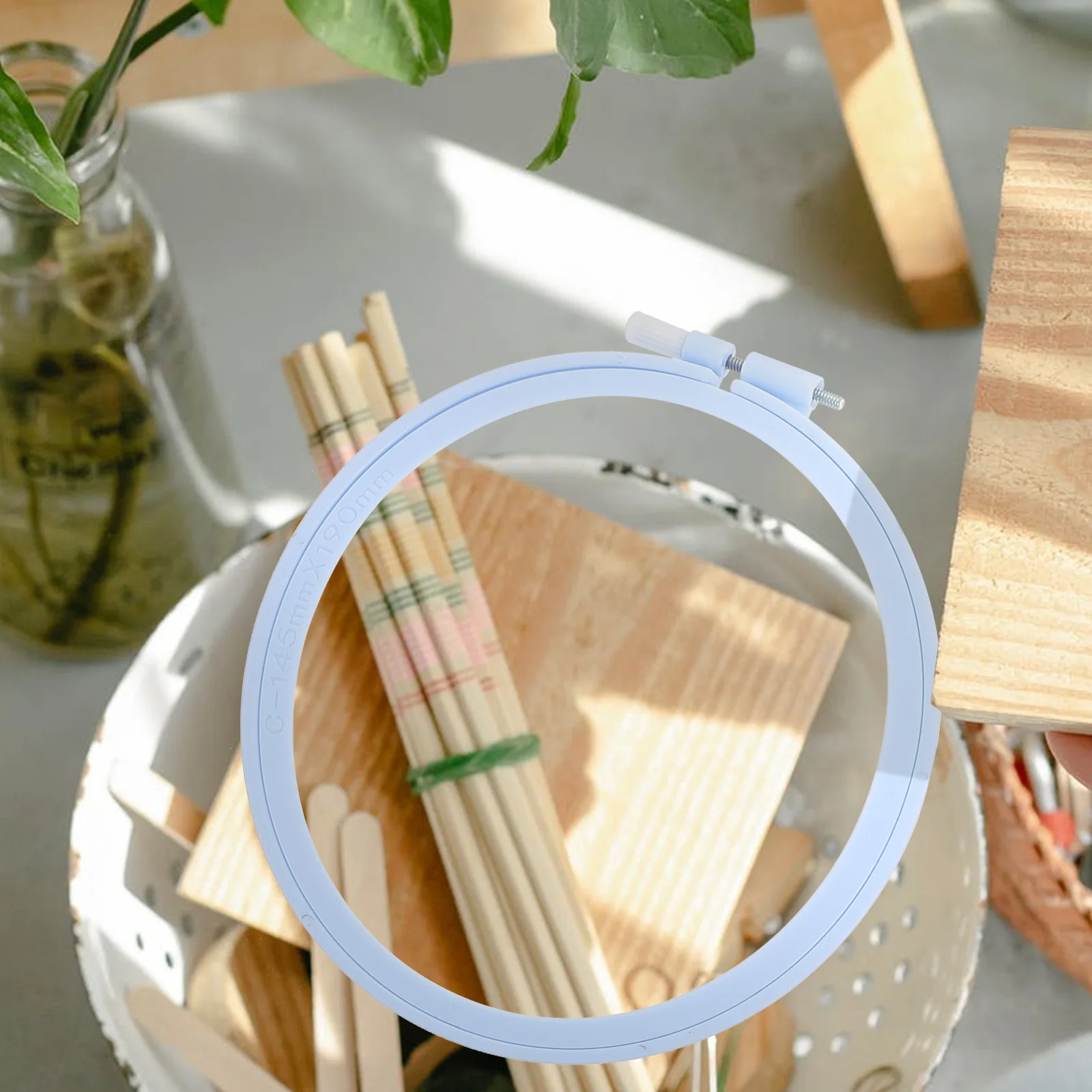

5pcs Embroidery Hoops Stitch Hoops Lightweight Plastic Adjustable Embroidery Supplies Oval Frames H made Gifts