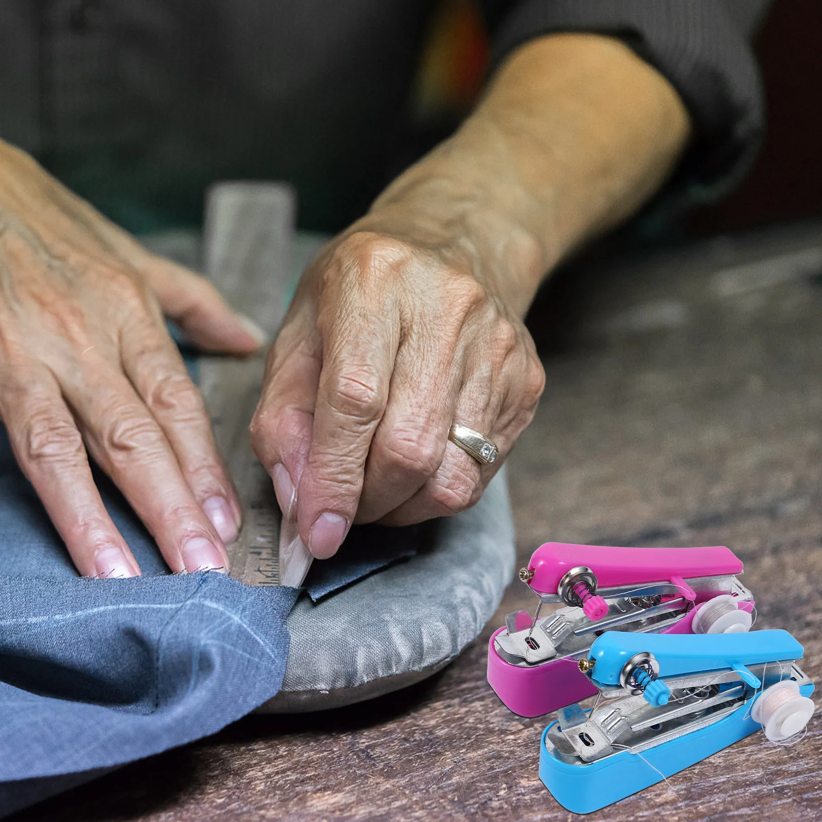 

2Pcs Handheld Mini Sewing Machine Portable Manual Stitch Tool for Clothes Wool Silk Curtains DIY Sewing Emergency Repair