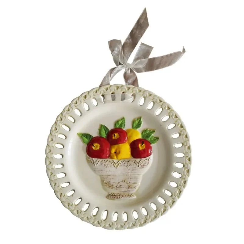 8.5-inch Rural Hand-painted Three-dimensional Relief Rooster Wall Decoration Hanging Plate Hollowed Style Apple Decor Plate ZJ61