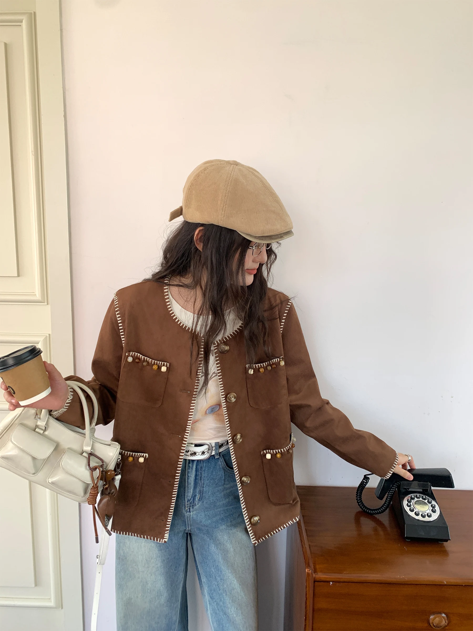 

Lixiaoa коричневый замшевый жакет в стиле ретро, женский свободный крой, круглая верхняя одежда для похудения, повседневное пальто больших размеров