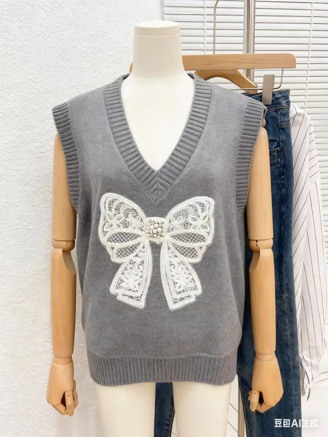 Butterfly Nail Bead V Neck Knitted Vest Women Autumn Preppy Style Korean Sueter Mujer O Neck Sleeveless Waistcoat Jumper Sweater