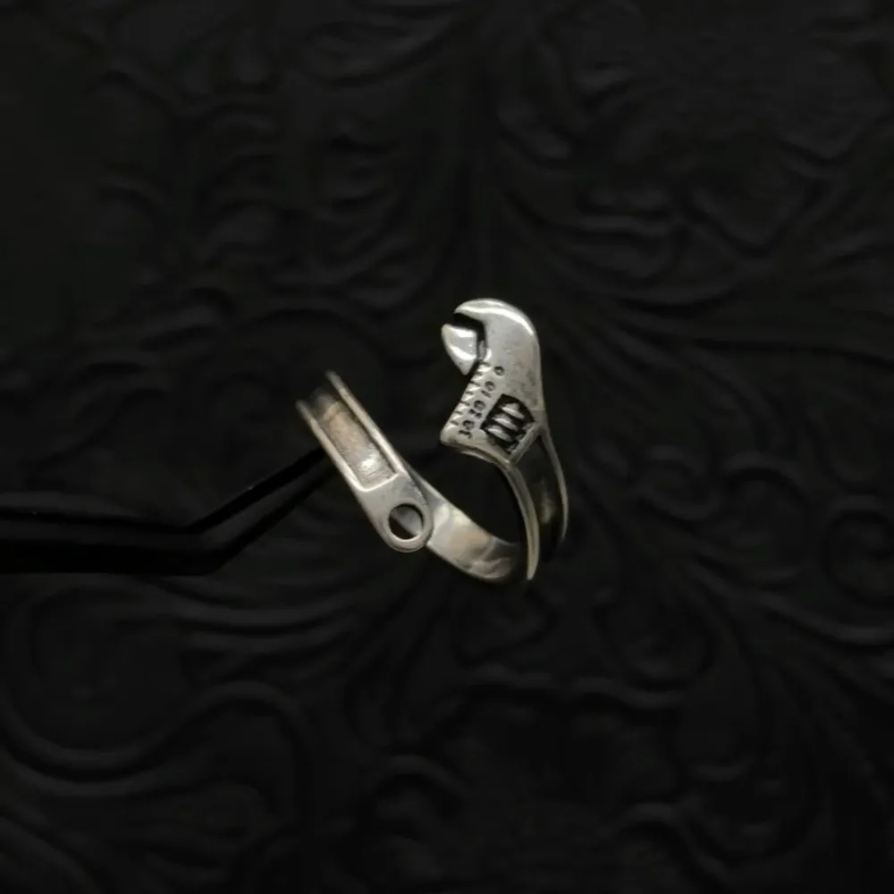 Adjustable Wrench-Shaped Open Ring Silver Plated Industrial Look Spanner Finger Ring Hip-Hop Heavy Duty Biker Jewelry Hipster
