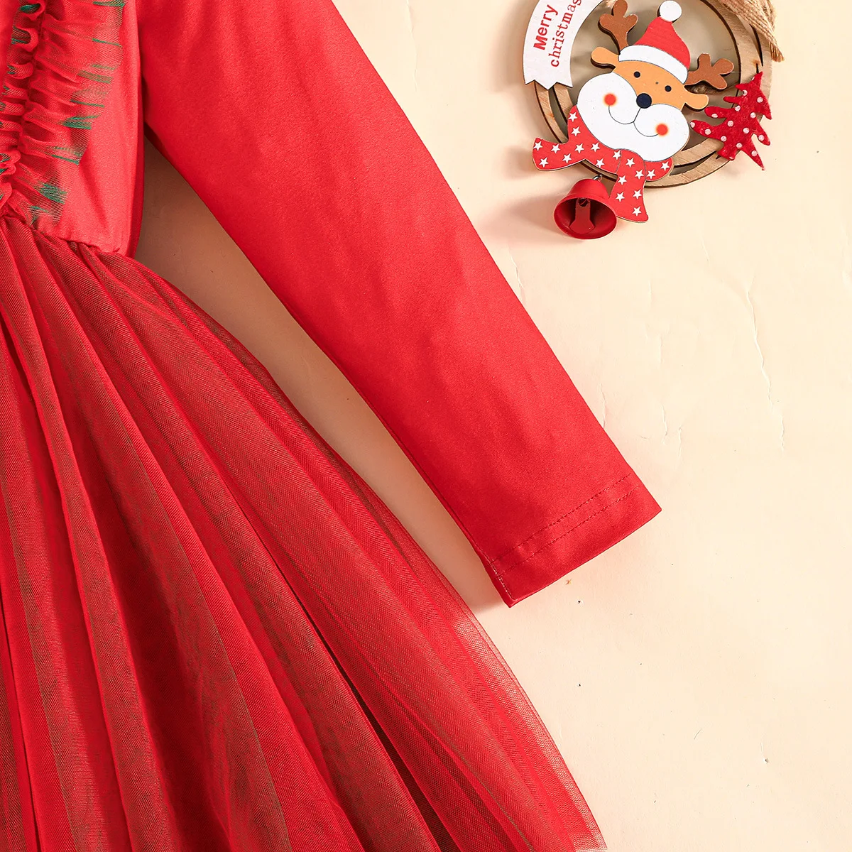 فستان شبكي بأكمام طويلة للفتيات لعيد الميلاد لعام 2025 مع تنورة غير منتظمة متدرجة باللون الأحمر والأخضر وديكور فيونكة #4