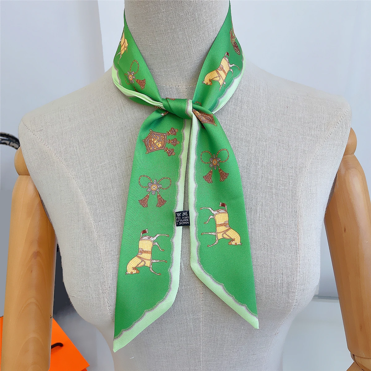 2024 Brand Design Horse Carriage Women Scarf Luxury Silk Scarf Fashion Hair Headband Foulard Skinny Bag Scarves Neckerchief