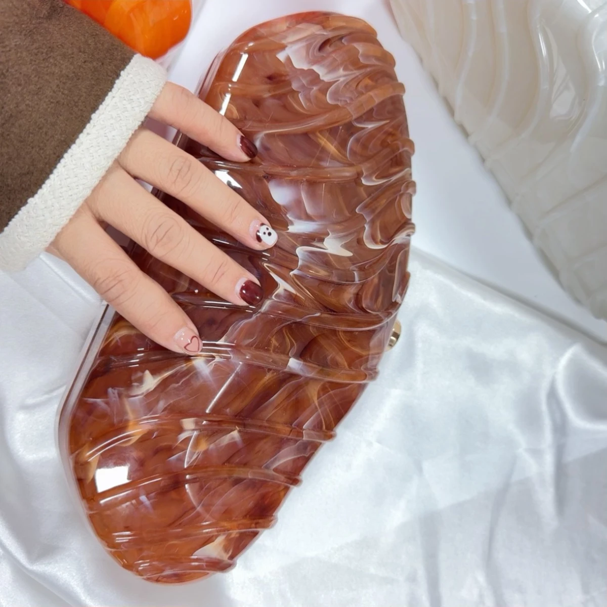 

JIOMAY 2025 Women's Acrylic Wave-Design Box Clutch, Gemstone Accent Elegant Evening Bag Luxury Socialite Gala Handbag