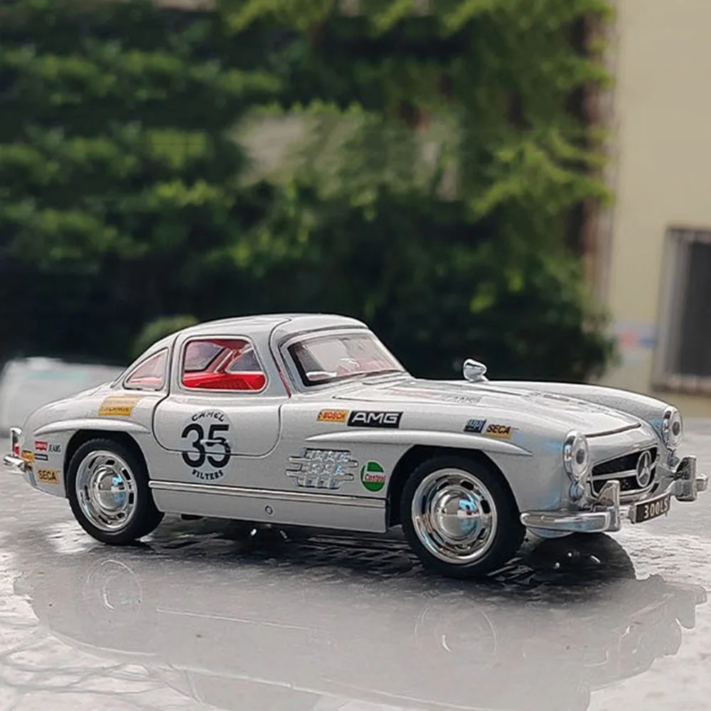1:32 Benz 300SL Legierung Druckguss Vintage Autos Modelle Spielzeug Gummi Reifen Rad Zurückziehen Miniatur Fahrzeuge für Home Dekoration