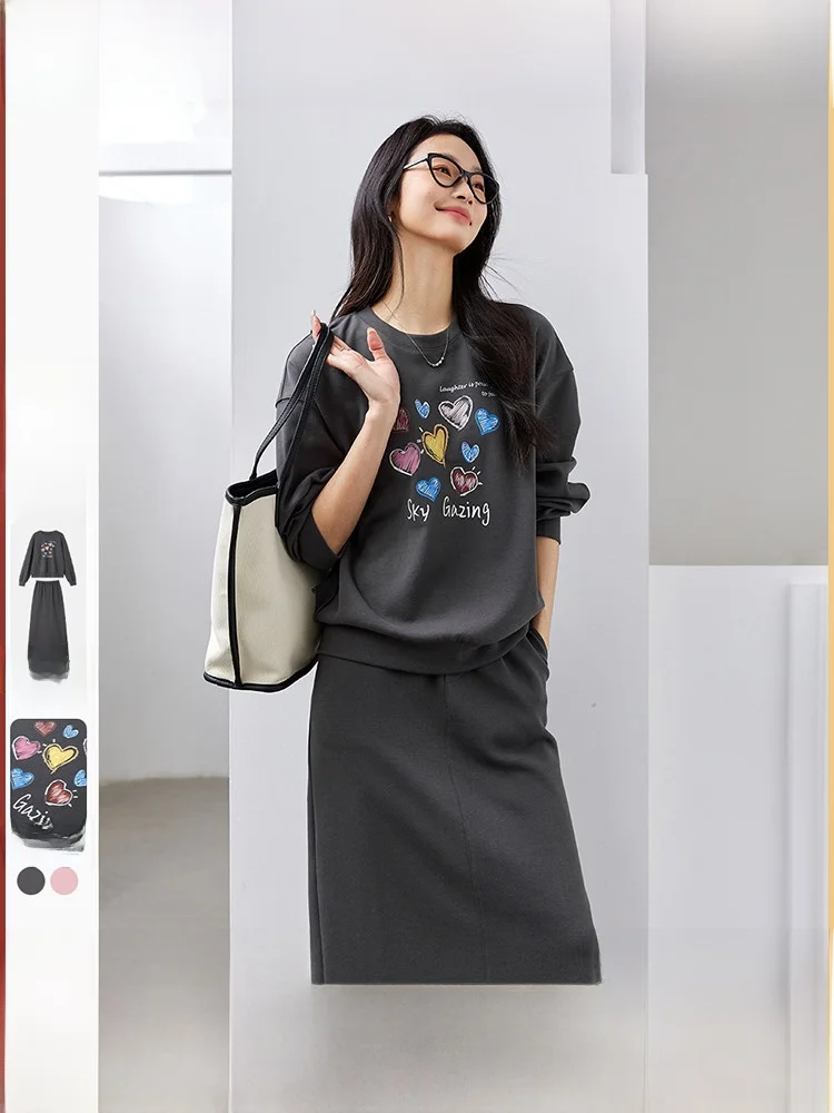 

Модный повседневный комплект из свитшота и юбки для женщин: топ с круглым вырезом и юбка, комплект из двух предметов, весна 2026, новинка