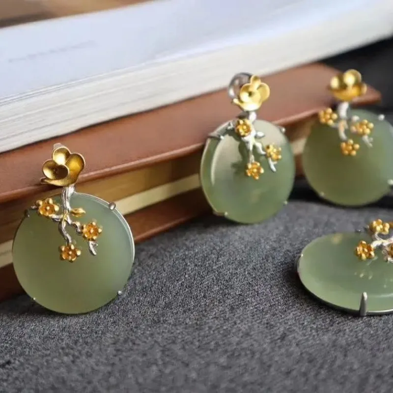 

Natural Hetian Green jade Plum Blossom Branch Necklace Round Pendant Elegant Charm clavicle chain Banquet New in Jewelry