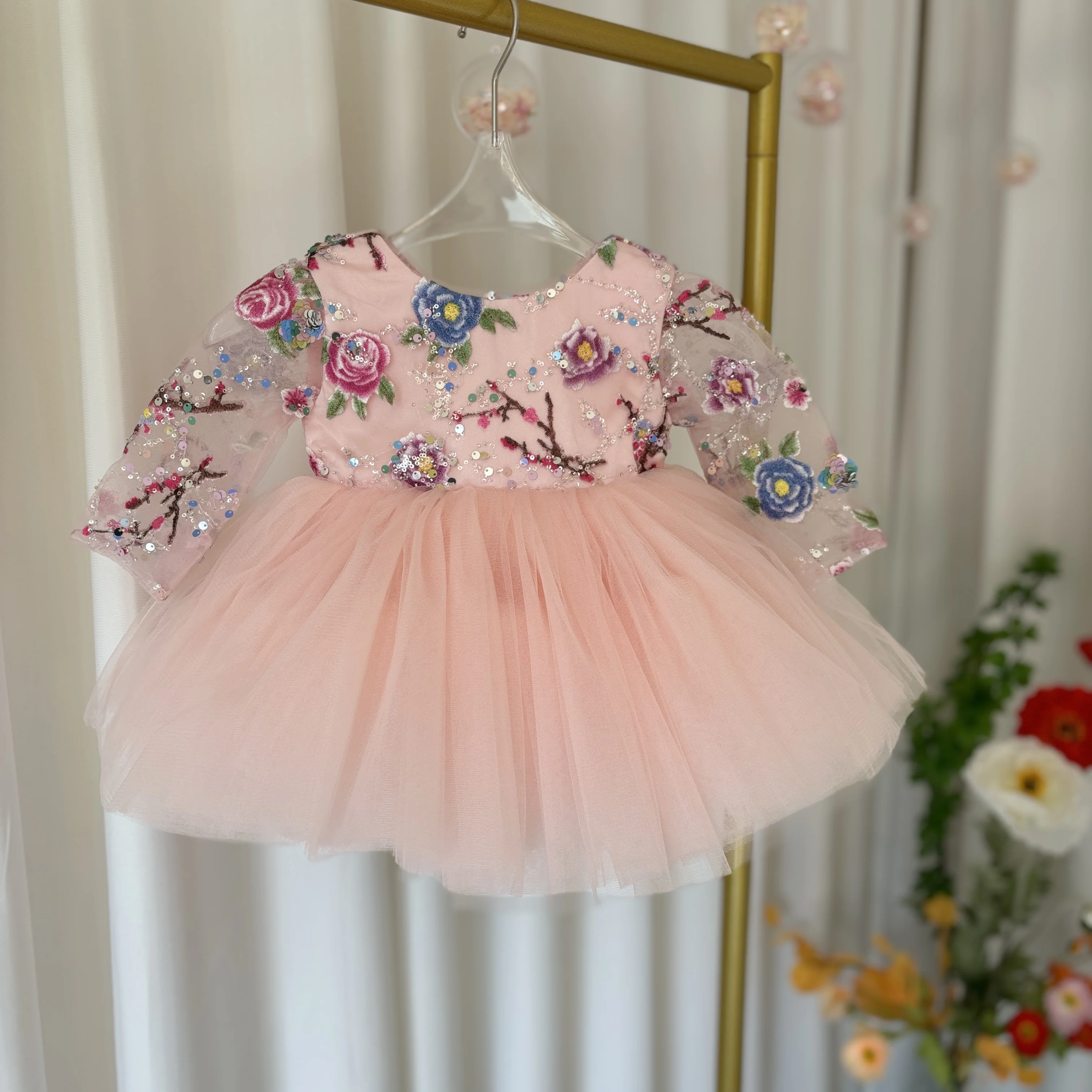 꿈꾸는 맹세 사랑스러운 핑크 소녀 드레스 긴 소매 수 놓은 Tulle 어린이 축하 파티 봄 여름 무릎 길이 볼 가운 J054