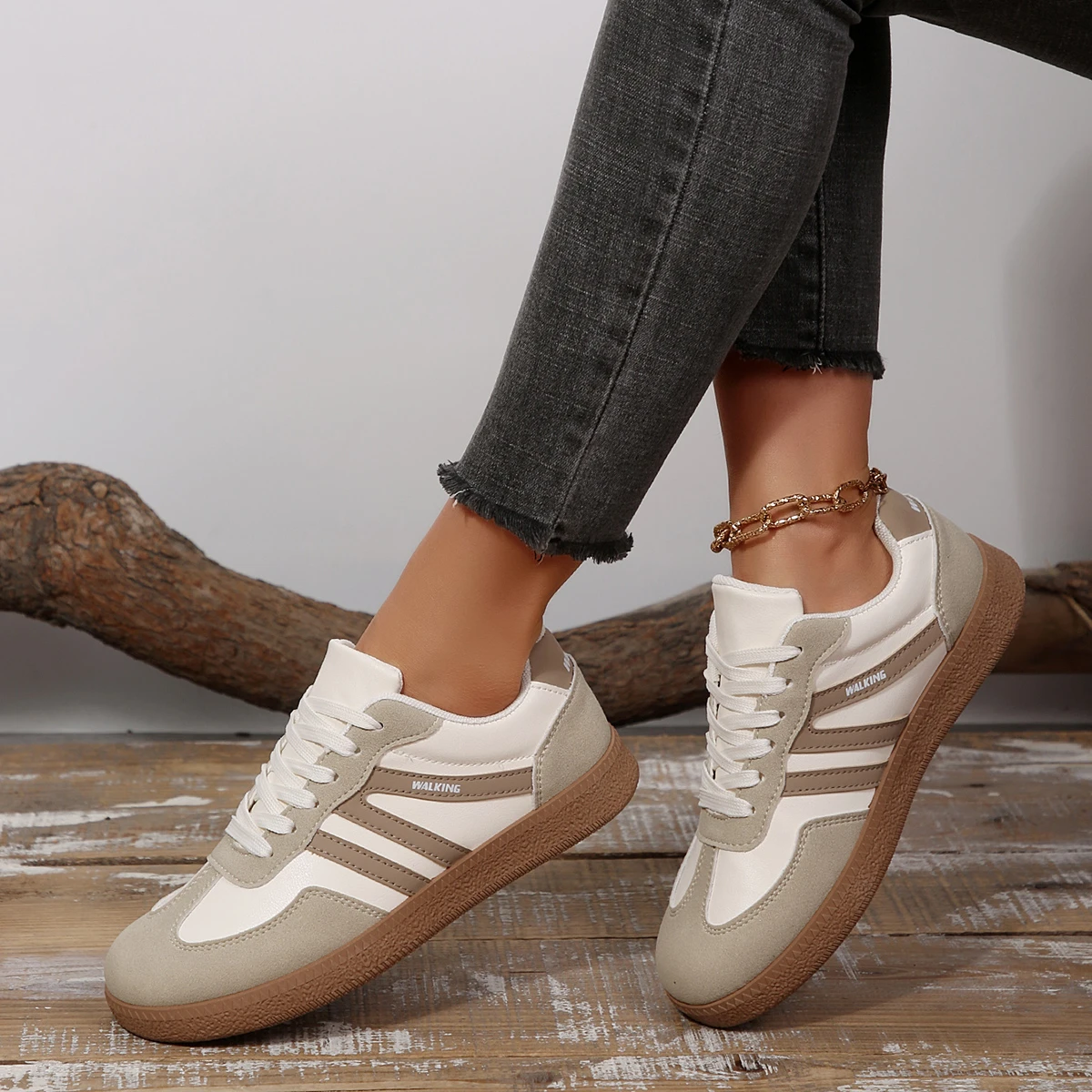 2026 Herbst Damenmode Wildleder-Sneaker mit Doppelschnalle und Metall-Details Leichte Atmungsaktive Bequeme Freizeitschuhe – Detail 5