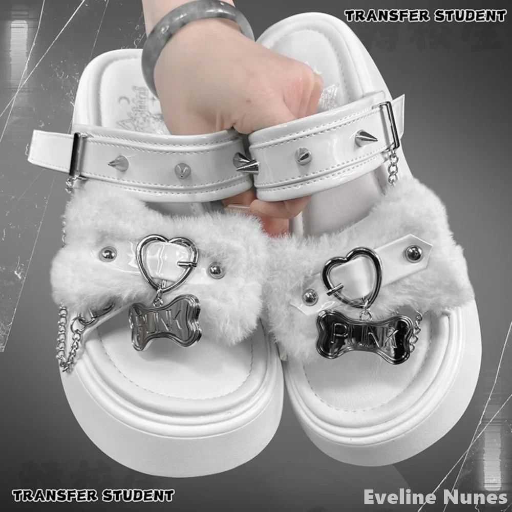 Rivet Belt Buckle Flat Slippers Women Summer Fur Metal Decoration Punk Platform Sandals 2025 New Fashion Hotties Outdoor Slipper