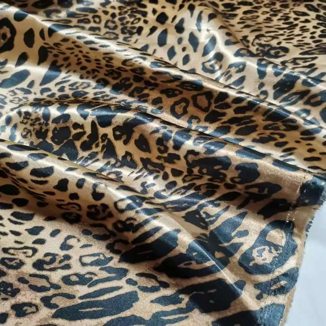 Na sprzedaż miękki Leopard satynowa krawiectwo materiał wiele stylów