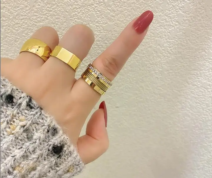 Titanium With 18 K Gold Wave Band Ring Women Stainess Steel Jewlery Designer T Show Club Party Rare Elegance Japan Korean
