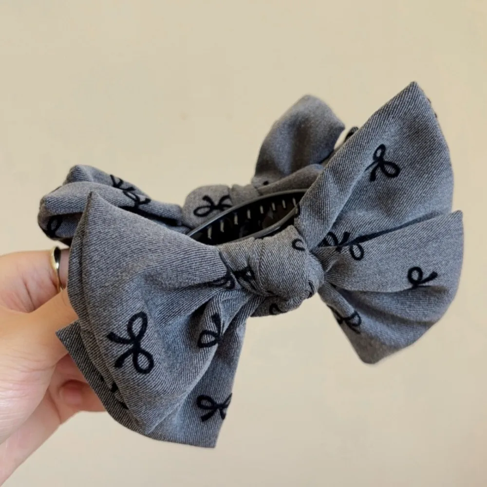 

Funny Silk Ribbon Grey Cloth Shark Clip Satin Embroidery Bow Hair Clip Black Pearl Large Intestine Hair Rope Kids