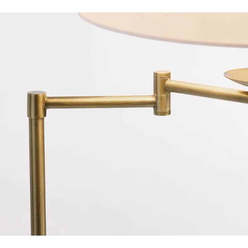 Ci sono abbastanza sale e camere da letto per interni, realizzate in ferro