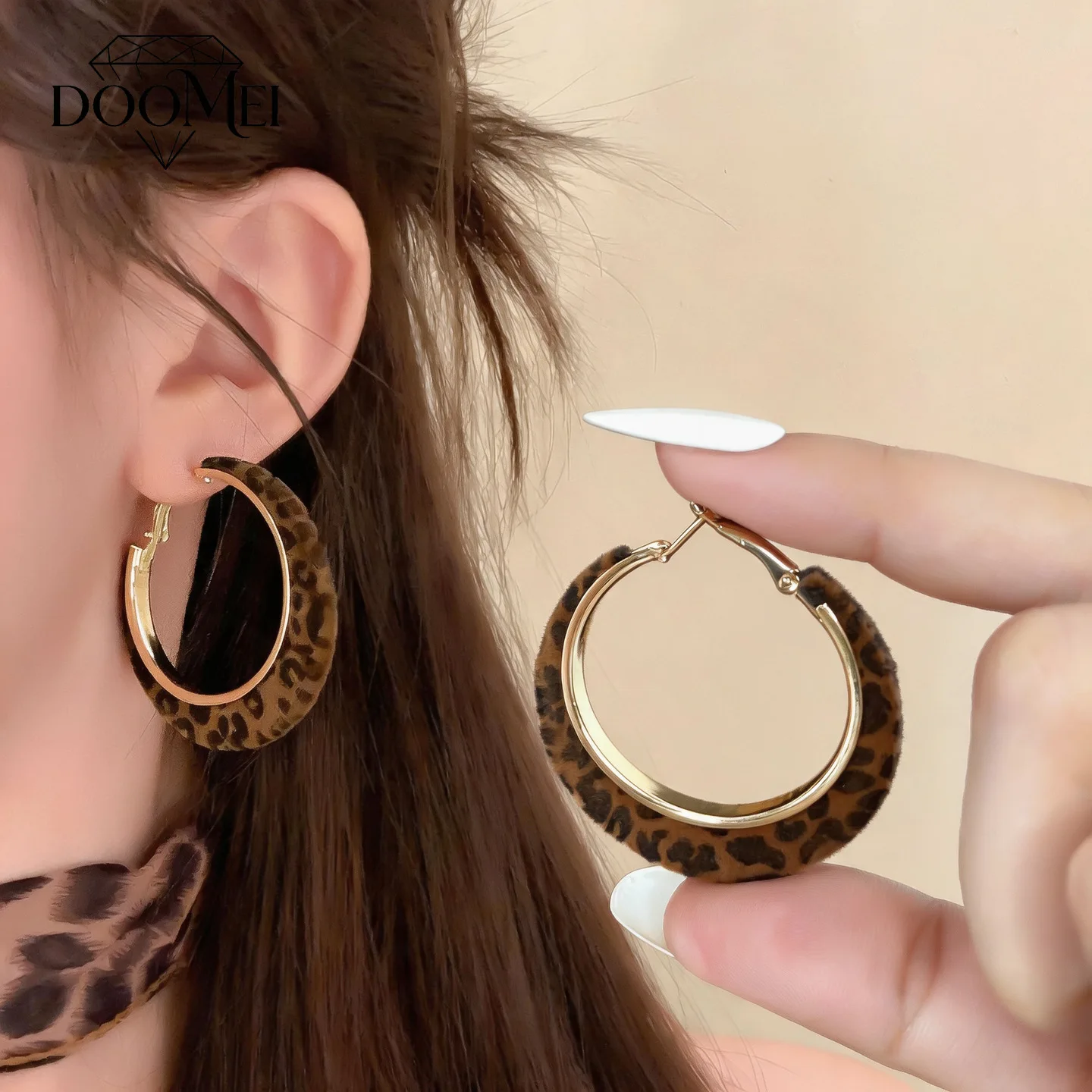 DOO MEI Maillard Leopard Print Round Hoop Earrings Light Luxury Flocked Ear Hoop Women's Autumn and Winter Fashion Earrings