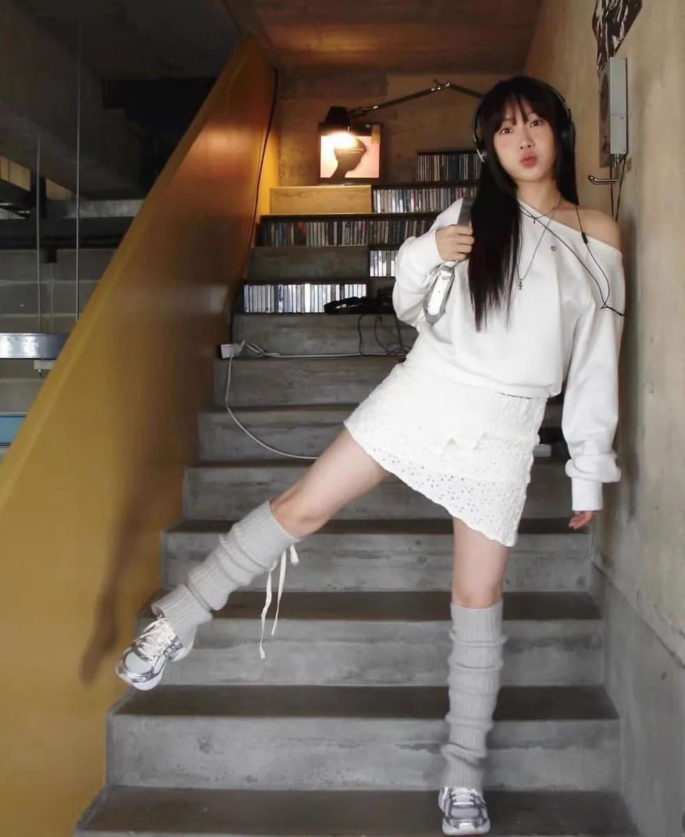 เสื้อฮู้ดดี้สไตล์เรโทรชิค ทรงหลวม แขนยาว ดีไซน์เก๋ไก๋ ลายตัวอักษร สไตล์ลำลอง สตรีทแวร์