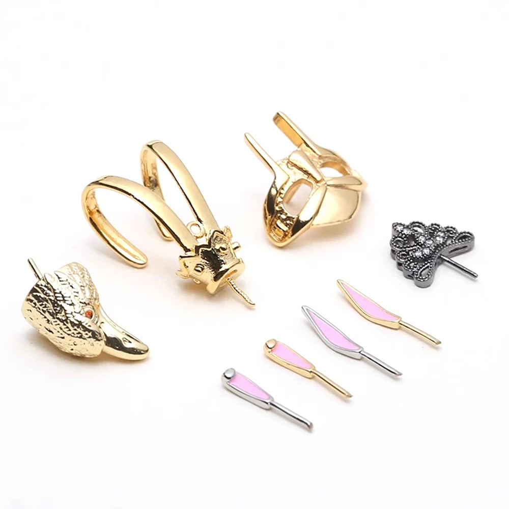 

Brass Plated with Genuine Gold Rabbit Ears Eagle Head Mask Hollow Support Pin DIY Jewelry Making Baroque Accessory Materials