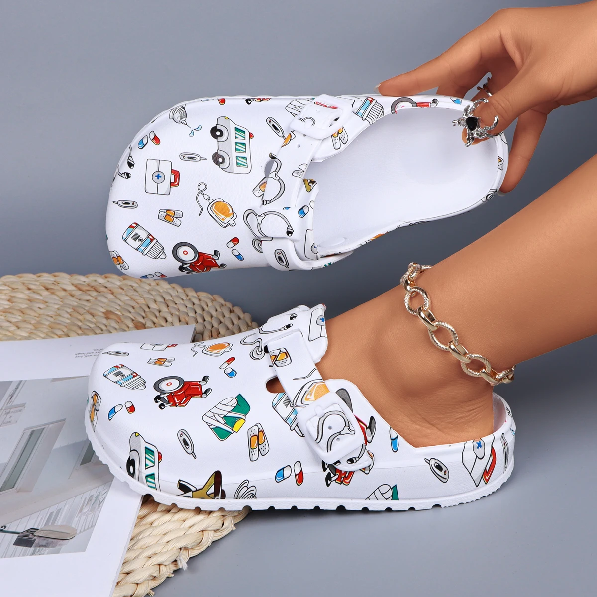 

Женские слипоны - легкие нескользящие туфли из ЭВА с регулируемыми пряжками, подходят для всех сезонов, дизайн с закрытым носком, на