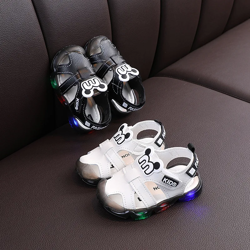 

Kid Shoes Boys/Girls LED Illuminated Sandals 2023 Summer New Breathable Baby Shoes Girl Soft Sole Lightweight Beach Shoe صنادل