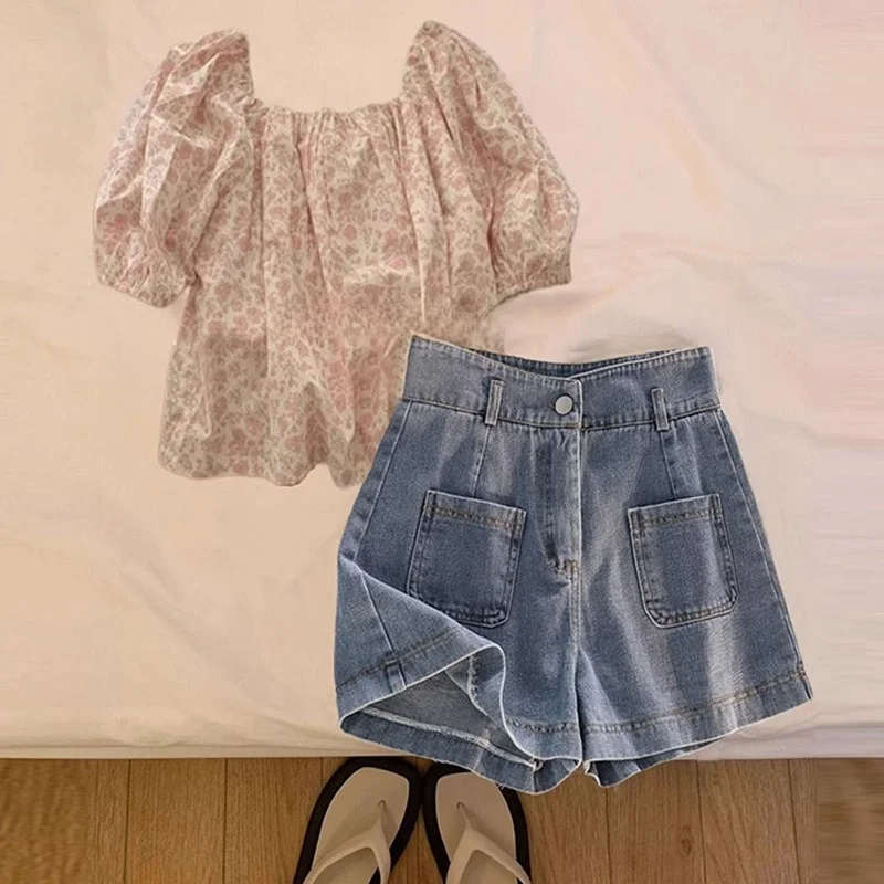 

Летний модный комплект из цветочного топа и джинсовых шорт с квадратным вырезом, двухкомпонентный костюм для молодых женщин 8-25 лет