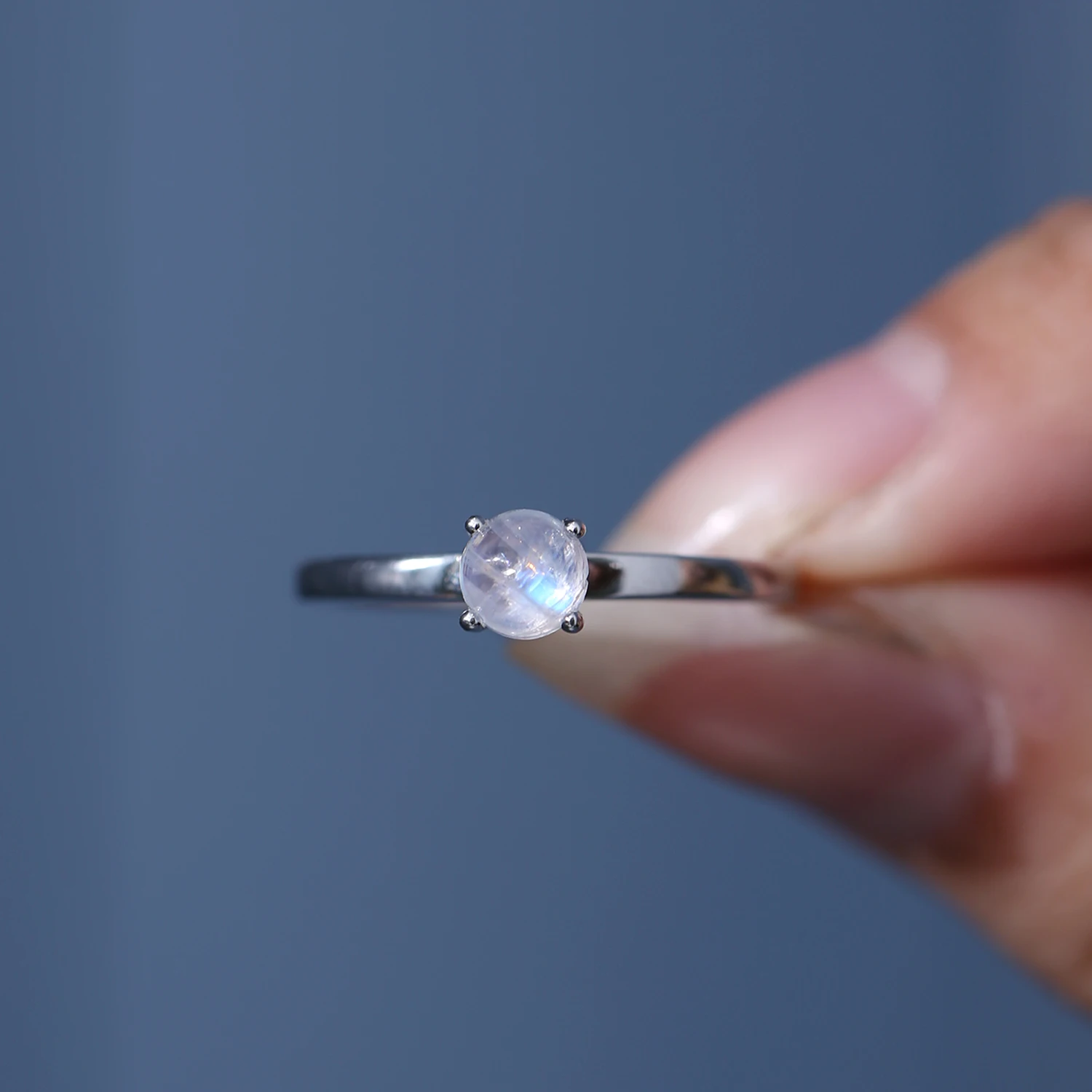 GEM'S BALLET  June Birthstone 5mm Natural Rainbow Moonstone Solitaire  Engagement Rings 925 Sterling Silver Promise Ring