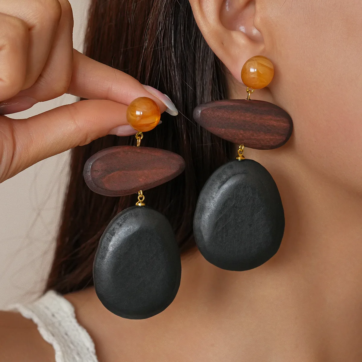 Vintage Ethnic Gold Tone Resin Wood Teardrop Heart Round Dangle Drop Earrings for Women Statement Niche Elegant Jewelry Gift