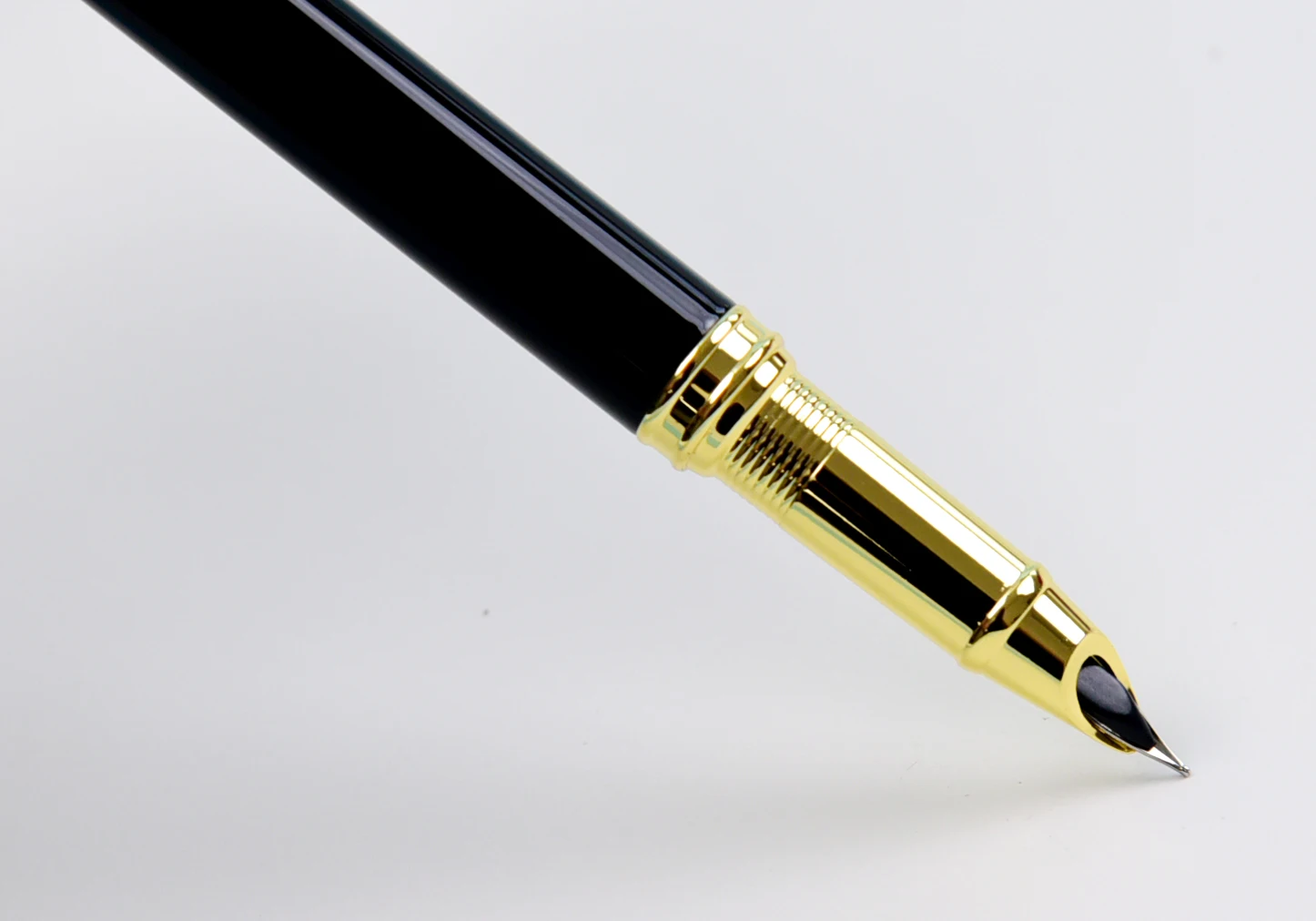 M&GFountain pen water pen pearlescent crown bag tip practice calligraphy office student pen AFP43105