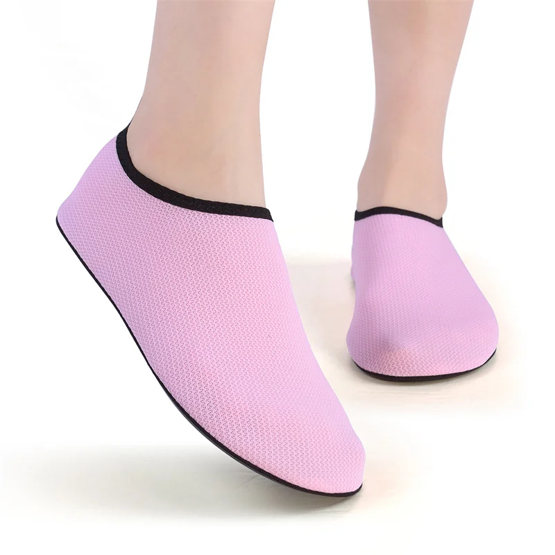 Low Price Hot Selling Men's Women's Water Shoes Comfortable Soft Ultra Light Anti Slip Swimming Shoes Unisex Indoor Yoga Shoes