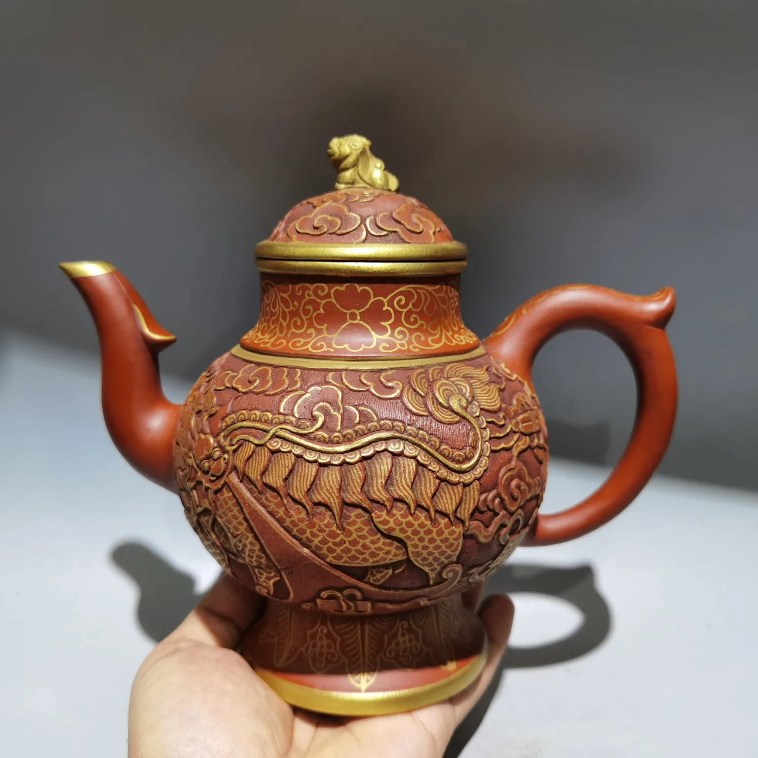 

7"Chinese Yixing Purple Clay Pot poetry Outline in gold Dragon pattern Teapot Red Mud Gather fortune Office Ornaments Town house