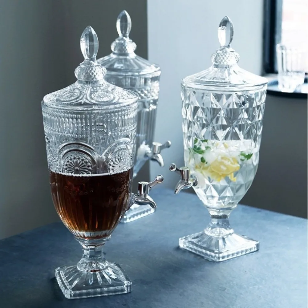 

Sturdy Clear Glass Juice Jug Large Capacity Food-Grade Water Carafe Vintage with Faucet Iced Tea Pitcher Juice Bar