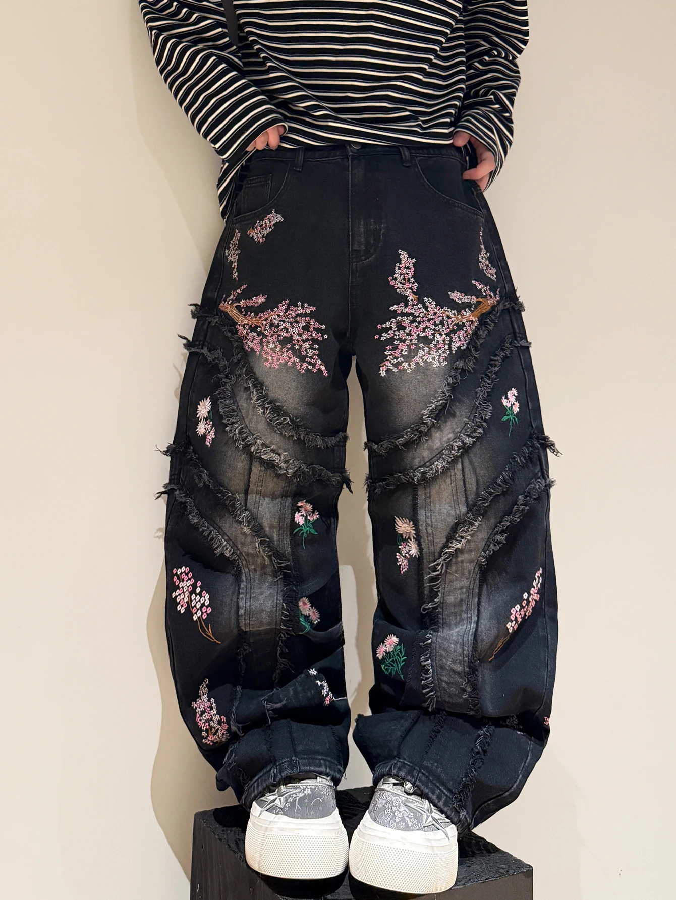 American Retro Raw Edge Stitching Floral Embroidery Design Black Baggy Jeans Men's Y2K Street Trend Fashion Versatile Trousers