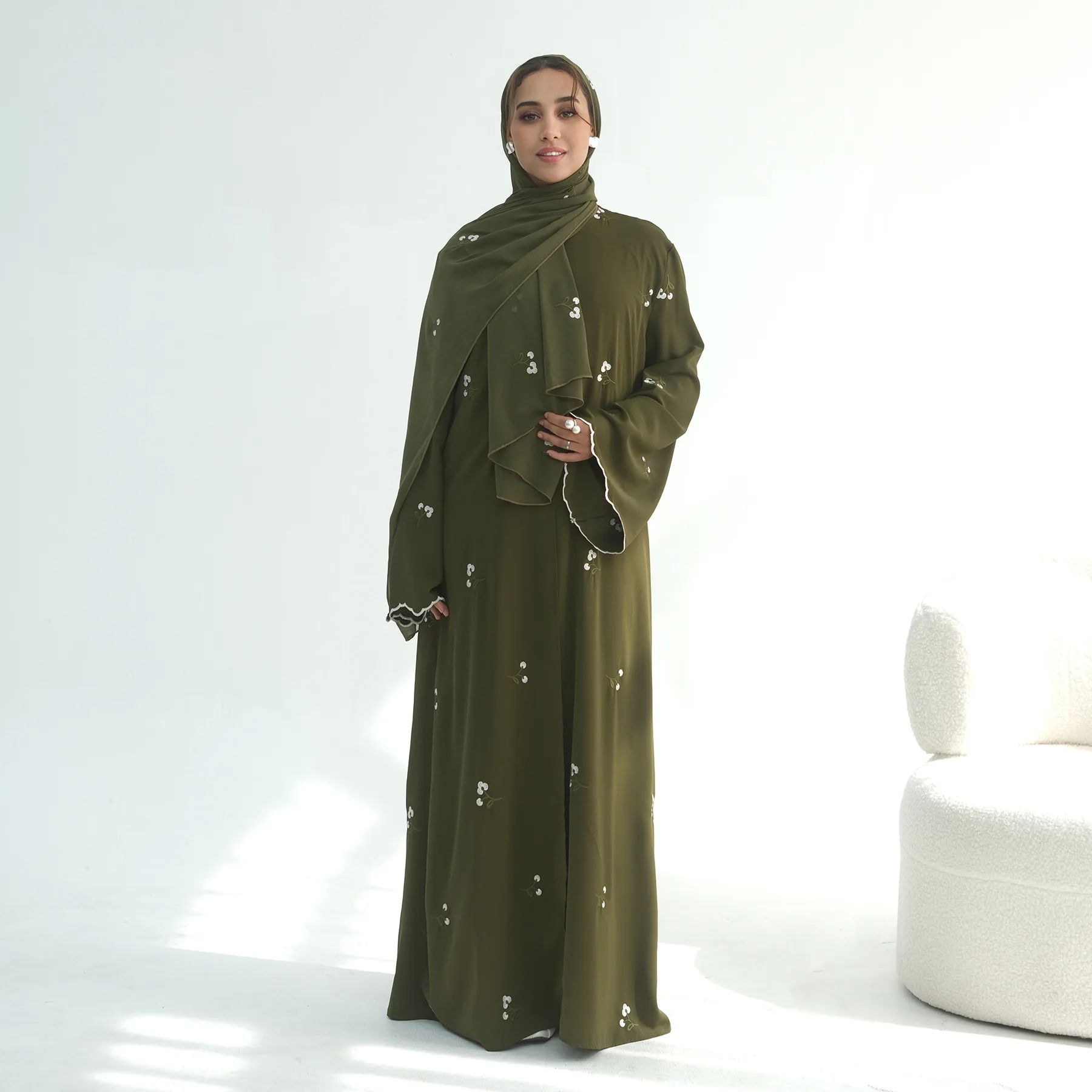 Zestaw: Eid Djellaba, haftowane abaje, hidżab, sukienka, odzież muzułmańska, Dubaj, Turcja, kaftan, kimono, kardigan, Ramadan, jalabiya, skromna odzież islamska