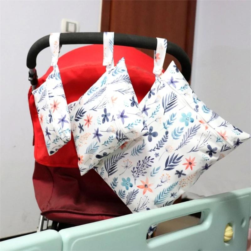 

3Pcs Sanitary Pad Storage Bag Travel Diaper Bag Hanging Wet Bags for Strollers Multifunctional Hanging Pocket