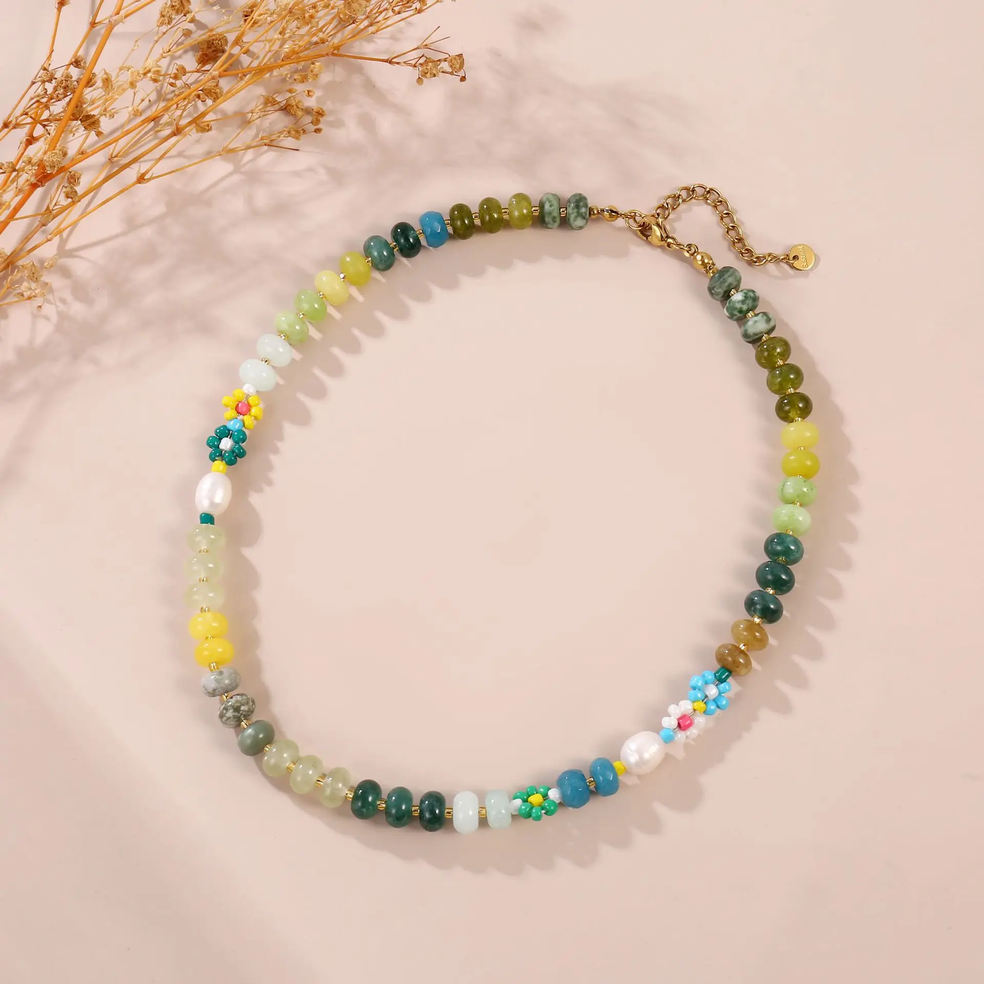 Böhmische bunte Halskette mit Natursteinperlen für Frauen, niedliche Blumen-Schlüsselbeinkette, Sommer-Schmuck-Accessoires, Geschenk – Detail 8