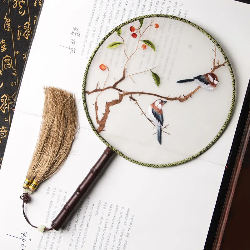 

Su embroidery handmade palace fan small leaf rosewood fan handle embroidered fan Pure silk fan Chinese style gift bracelet fan