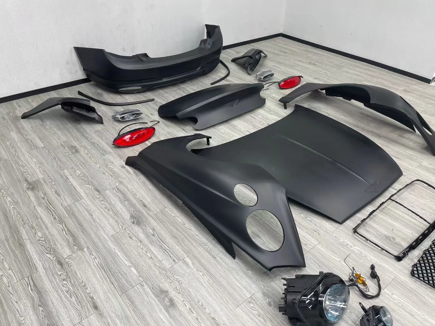 For Upgrading to the 2023 Continental GT Body Kit. Suitable 6