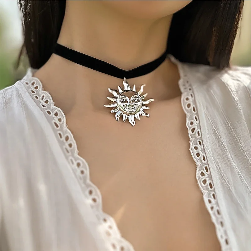 SOHOT Retro Sunflower Flocked Fabric Silk Short Choker Necklace for Women Fashion Jewelry Cute Accessories for Party Gathering