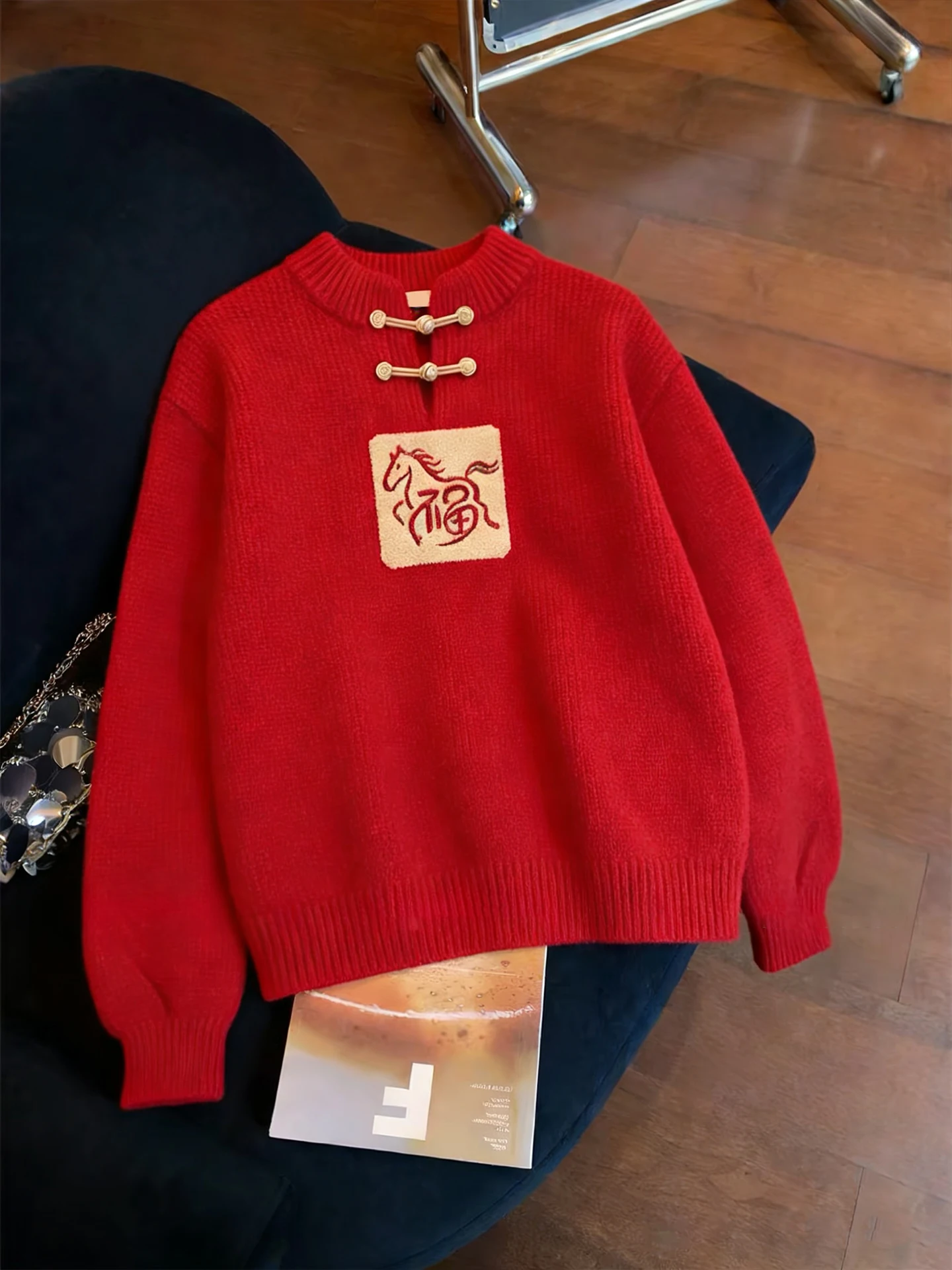 

Красный вязаный свитер, женский повседневный свободный крой, длинный свек, круглый, на пуговицах, универсальный, осенне-весенний, High End Faion