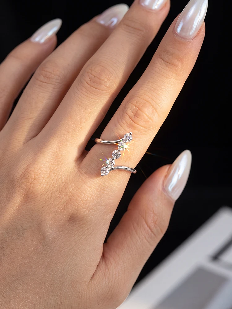 Echte Runde Moissanit-Diamant Verdrehte Eheringe für Frauen Jubiläum Hochwertiger Eleganter Schmuck – Detail 2