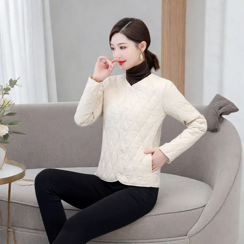 2025 Giacca primavera autunno Cappotto leggero in cotone da donna Nuovo piumino interno in cotone Cappotto in cotone sottile di fascia alta femminile