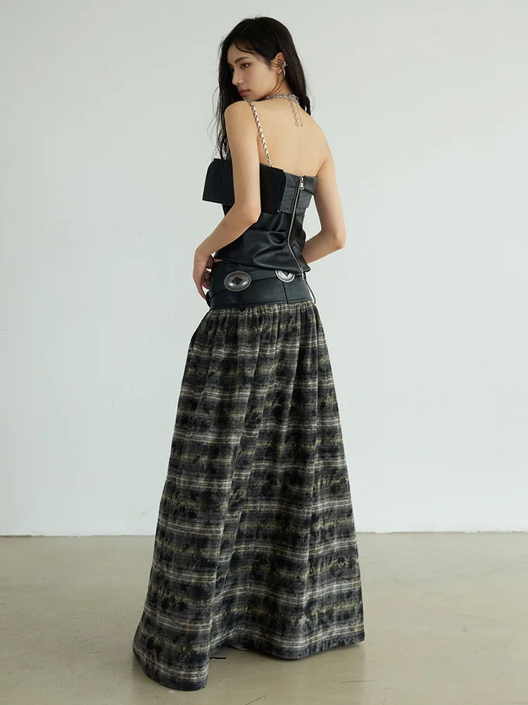 markii [EAM] High Waist Black Leather Plaid Long Vintage A-line Half-body Skirt Women Fashion Tide New Spring Autumn 2024 1DH7072