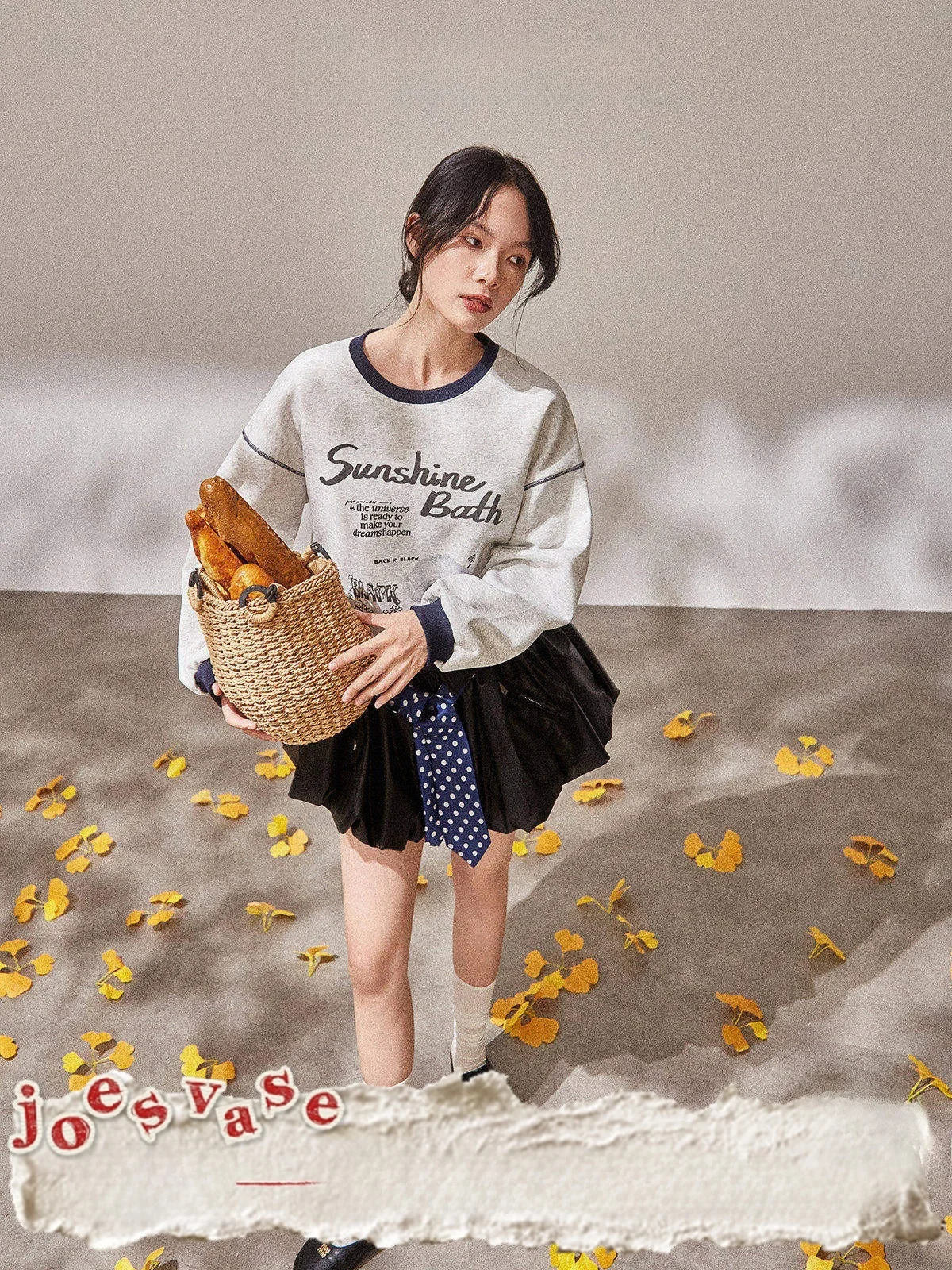 

Женская винтажная футболка свободного кроя с круглым вырезом, белым принтом и буквенным узором от Yu H...