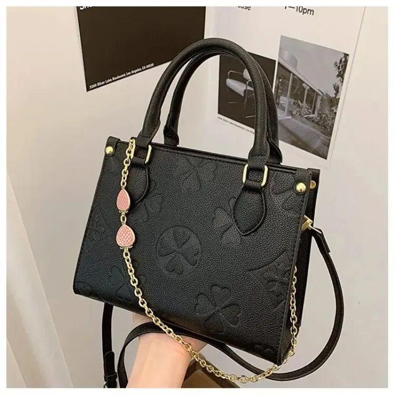 

2025 Women's Vintage Print Tote Bag Personalized Luxury Shoulder Purse for Daily Commute Work Casual Travel Essentials