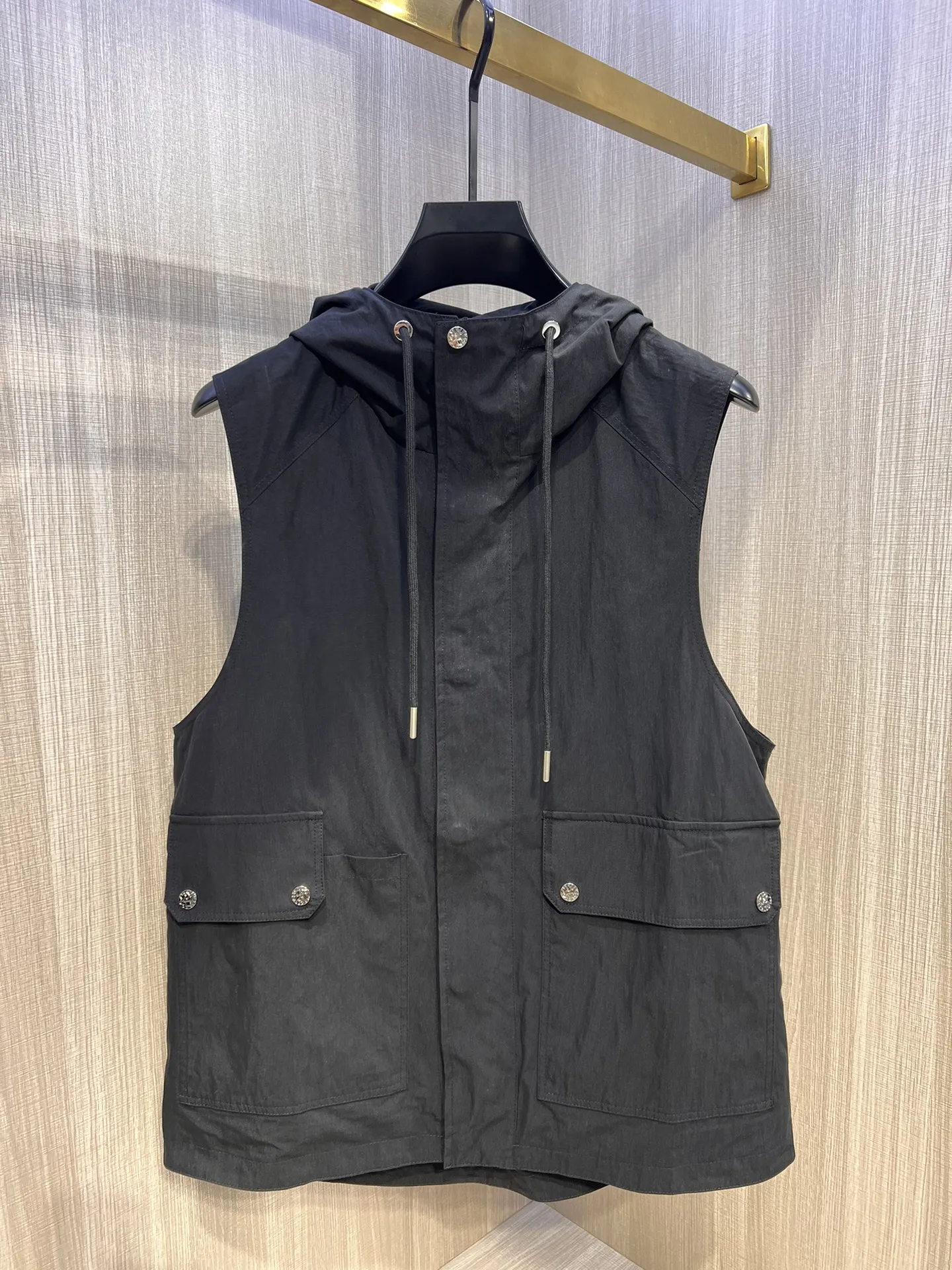 

Brand Her Men Sleeveless Casual Jacket Hooded Vest Fashionable Design Casual Jacket For Men