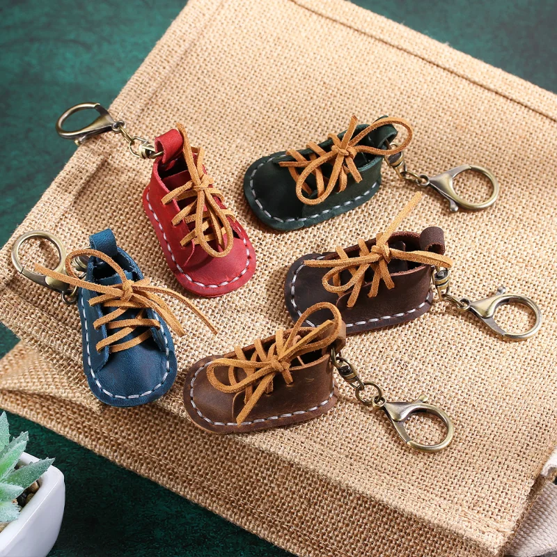 Handmade genuine leather small shoe pendant keychain retro creative top layer cowhide personality characteristic leather art gif