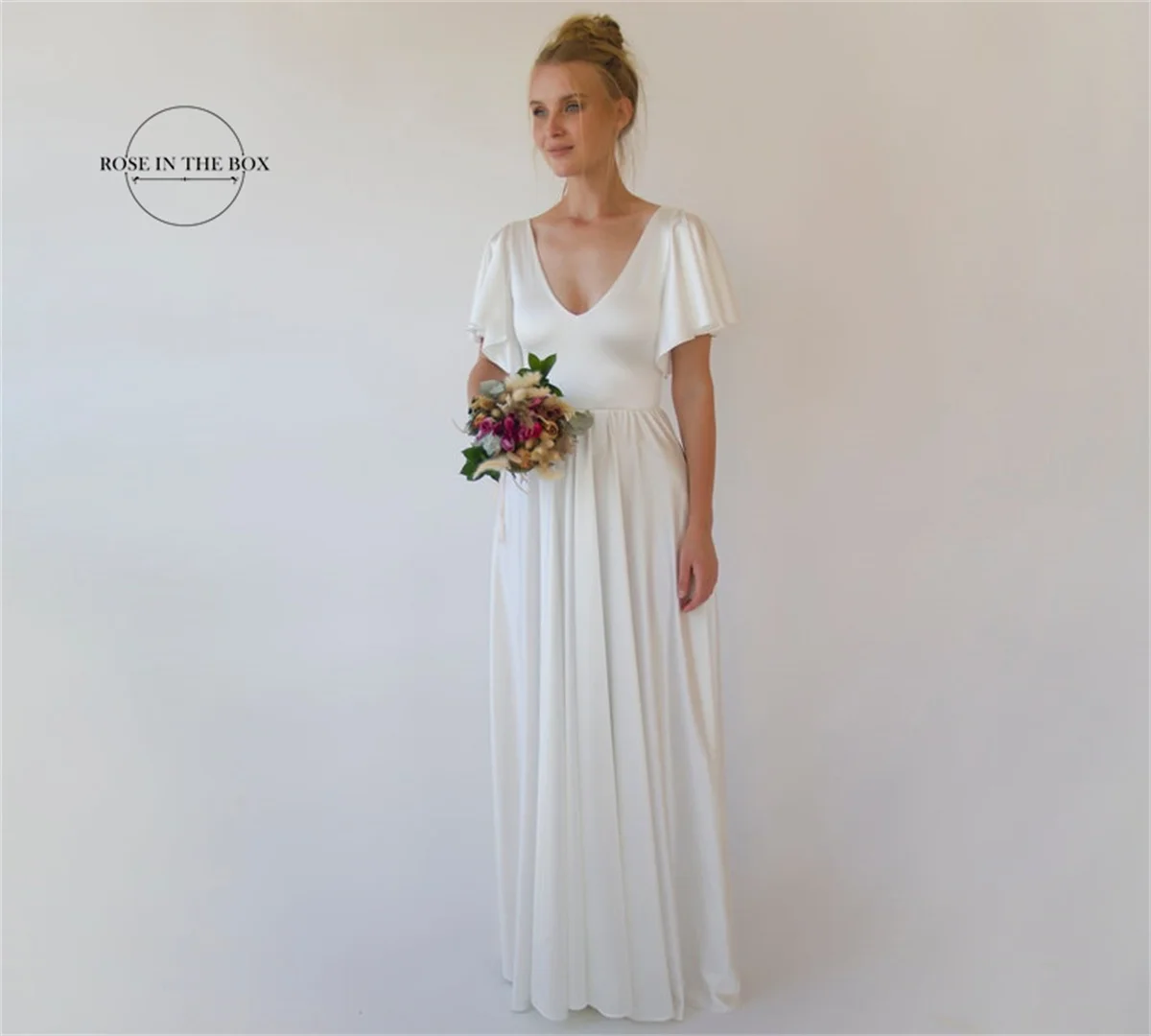 2023 eleganckie satynowe suknie ślubne Boho dla kobiet proste V Neck rękawy motylek Ivory linia suknie ślubne Vestidos De Novia