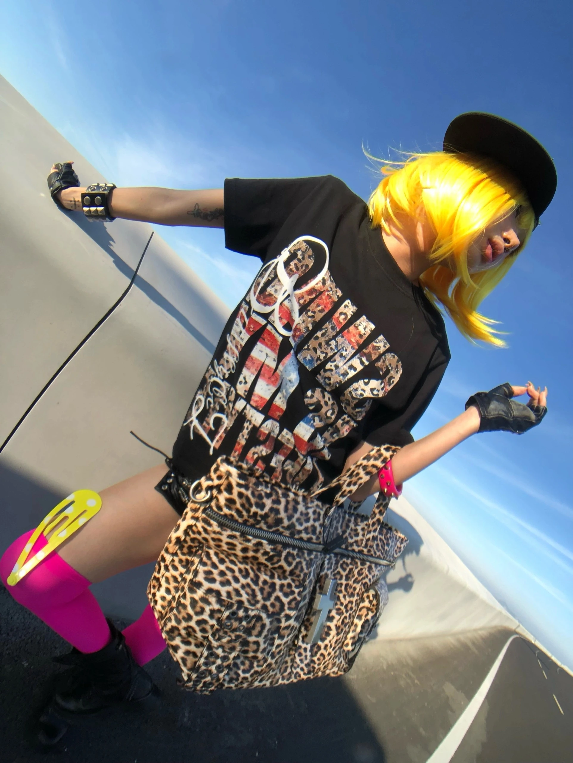 Karrcat Grunge Aesthetics T-Shirt mit Buchstaben-Print, Trashy Y2k, kurzärmeliges schwarzes Top, Vintage-Punk-Stil, Streetwear, amerikanischer Retro-Stil – Detail 7